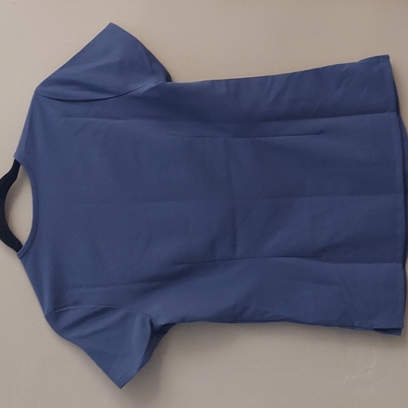 FIGS Catarina One Pocket V Neck Scrub Top In Big Sky - Picture 9 of 15